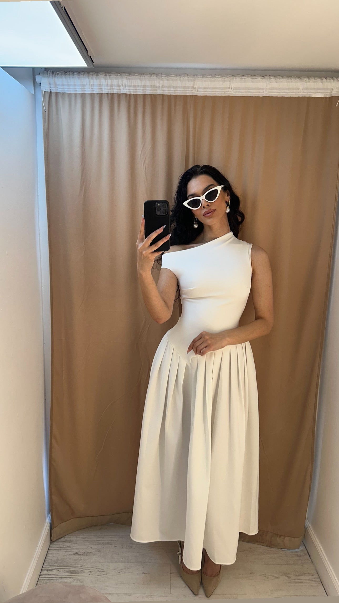 “Monique” dress in white