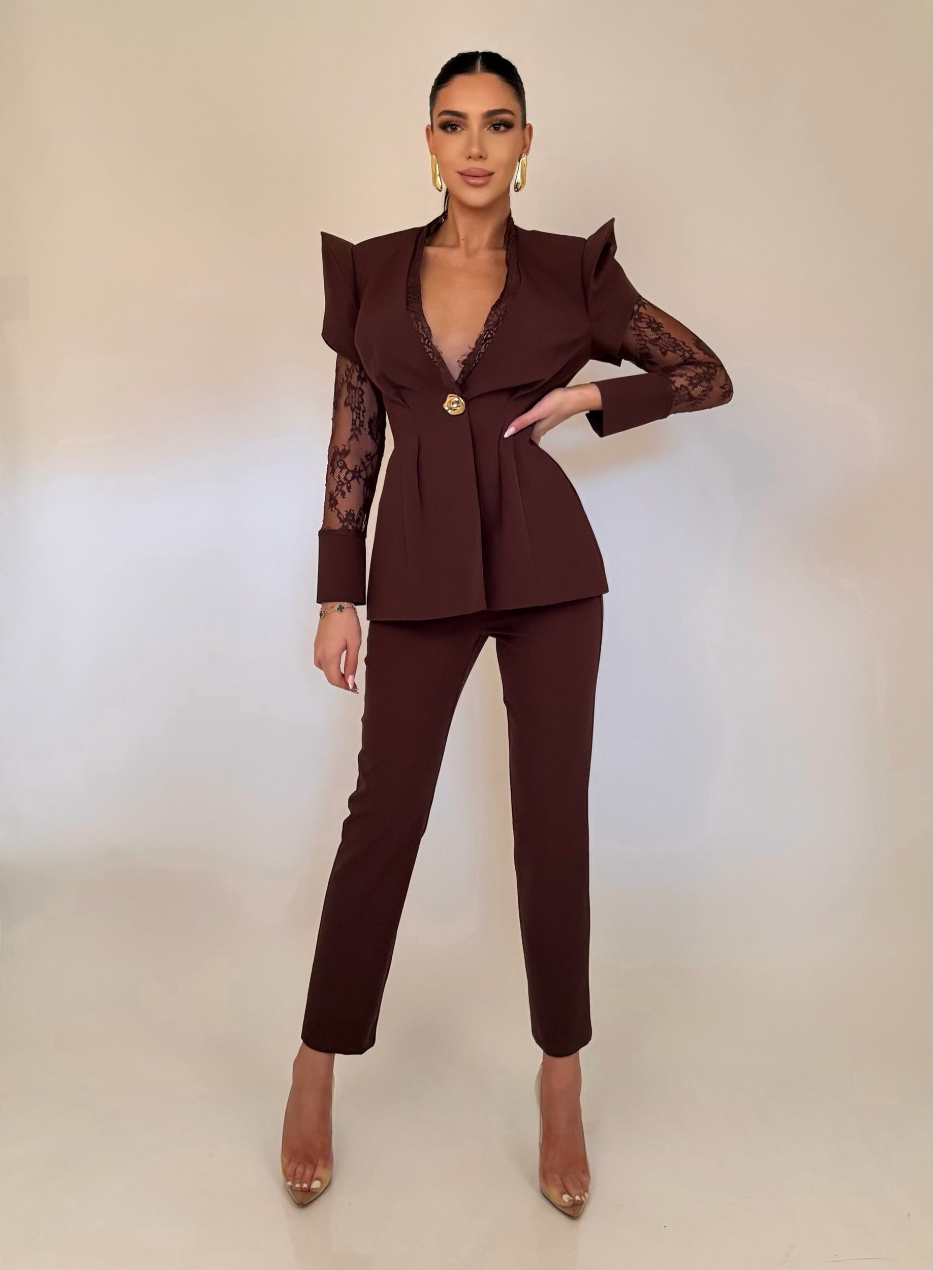 “Vera” lace set in brown