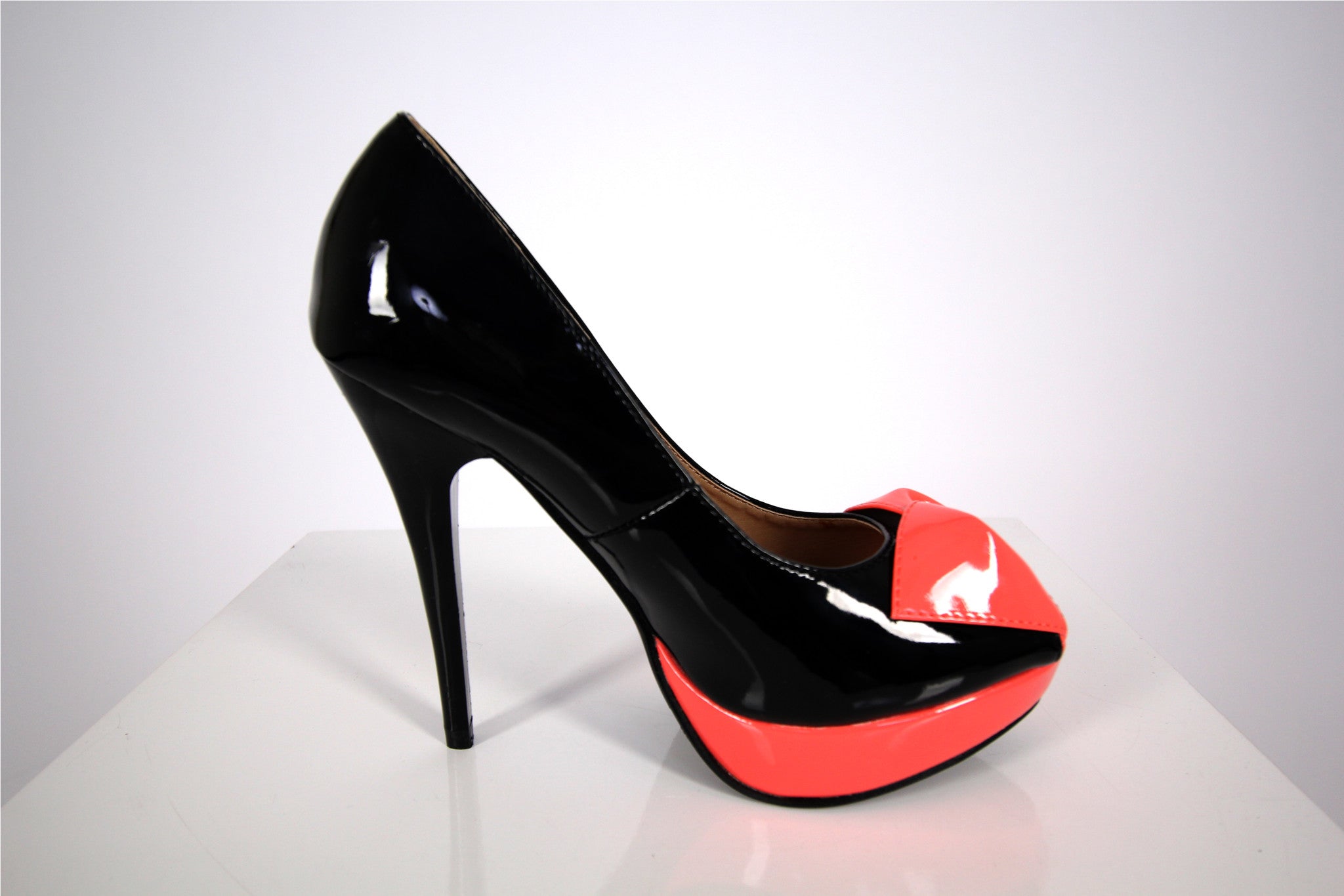 Bow Heels - Donnée Par Dieu Studio Boutique
- 3