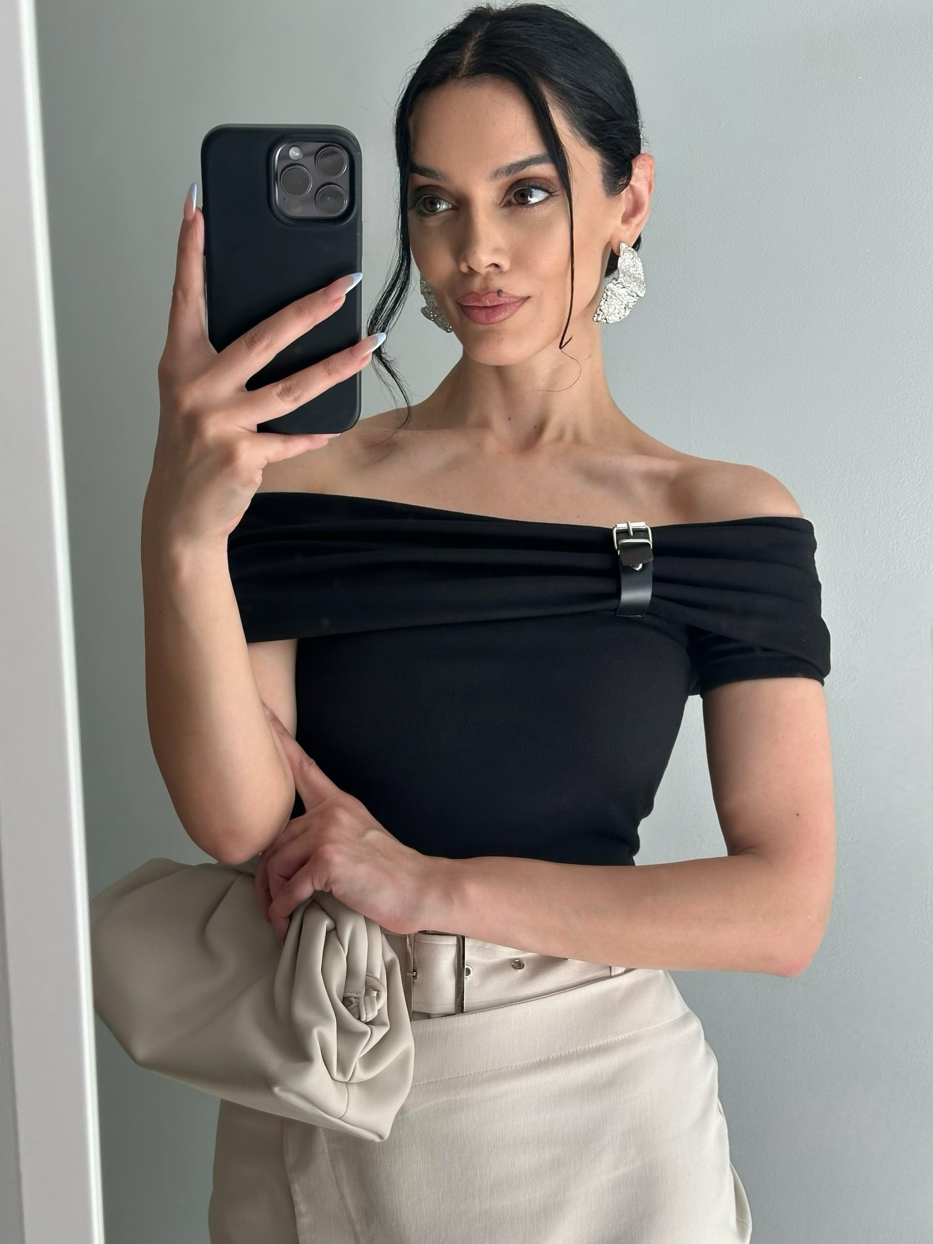 “Sonn” off shoulder top