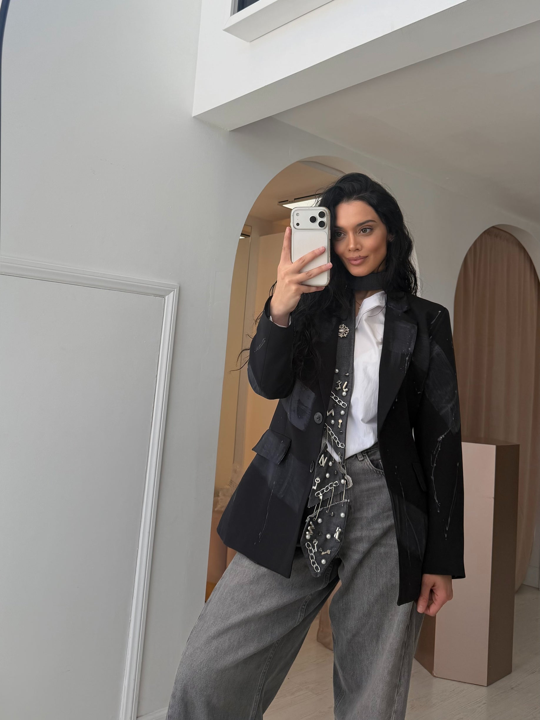 “Bea” fitted blazer