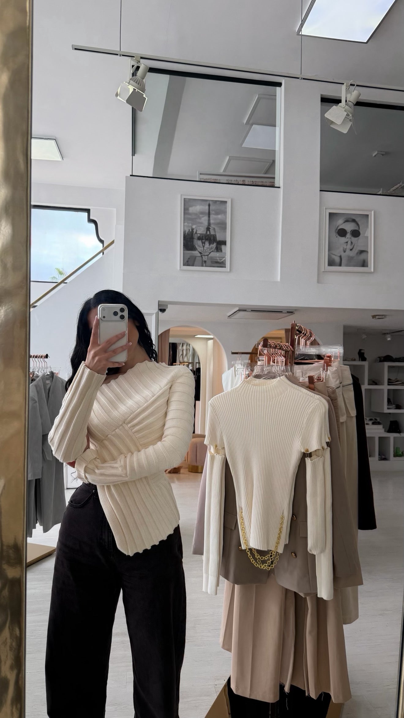 “Crete” asymmetrical top