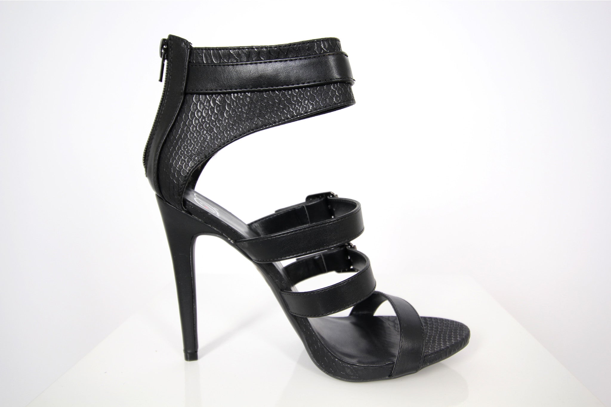 Buckle Heels - Donnée Par Dieu Studio Boutique
 - 4